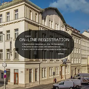 sovereign.praguehotelsweb.com/